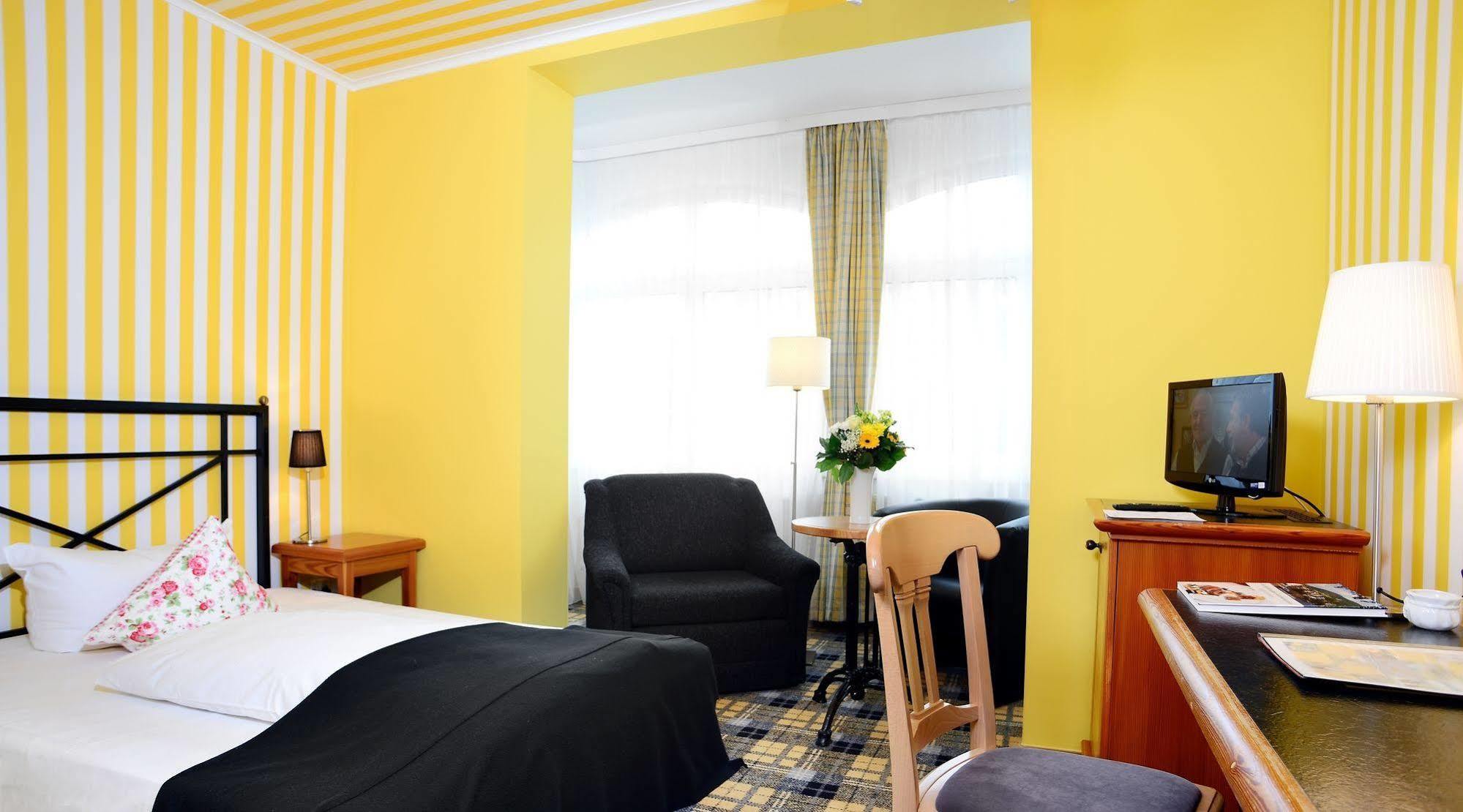 Hotel Schieferhof - Glaslust Neuhaus am Rennweg Kültér fotó